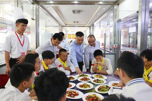 厦门市人社局职业能力建设处颜处长一行莅临我校调研考察