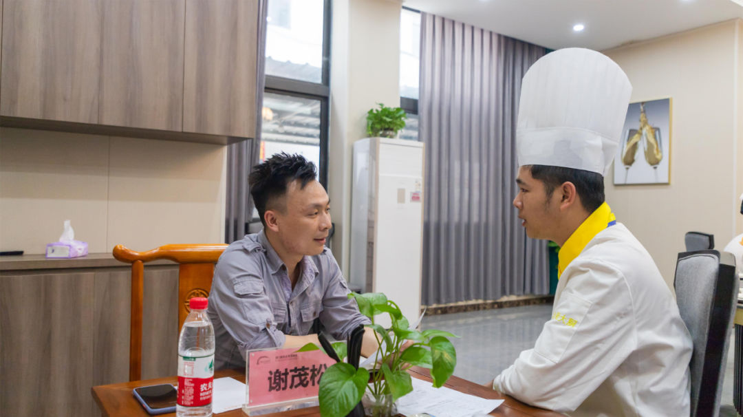 校企合作 · 就业无忧 || 厦门新东方校企定向班集中面试会圆满结束!
