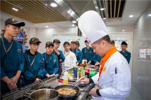 孩子成绩跟不上,与重点中学无缘怎么办?