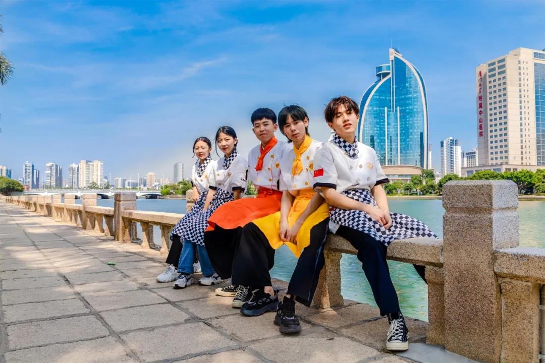 开学后为什么这么多家长和学生选择转学厦门新东方烹饪学校?