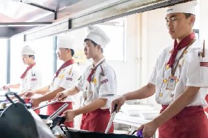 初高中毕业,学什么专业赚钱多,幸福感高?