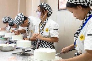 中办、国办发文!支持各地将高技能人才纳入城市直接落户范围