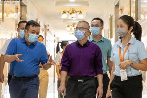 抗击疫情 心系校园丨区人社局领导莅临我校检查指导疫情防控工作