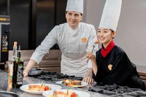 十五六岁女生不想读书,有什么专业推荐?