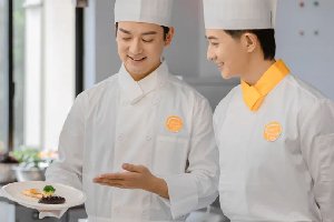 当你在为“毕业找工作”发愁时,他们已经被提前“预定”抢走!