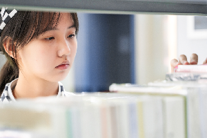 @中考生,预估成绩不理想,想上大学不如换条路