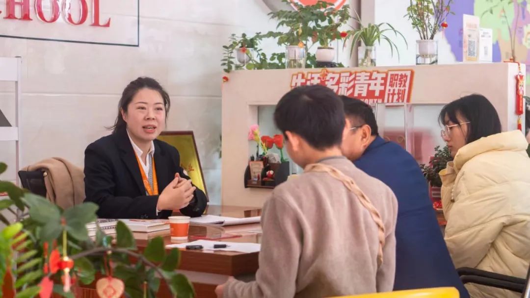 ѡ��ѧУ��תѧ�����Ҹ����㣬�����¶���Ϊʲôֵ��ѡ��