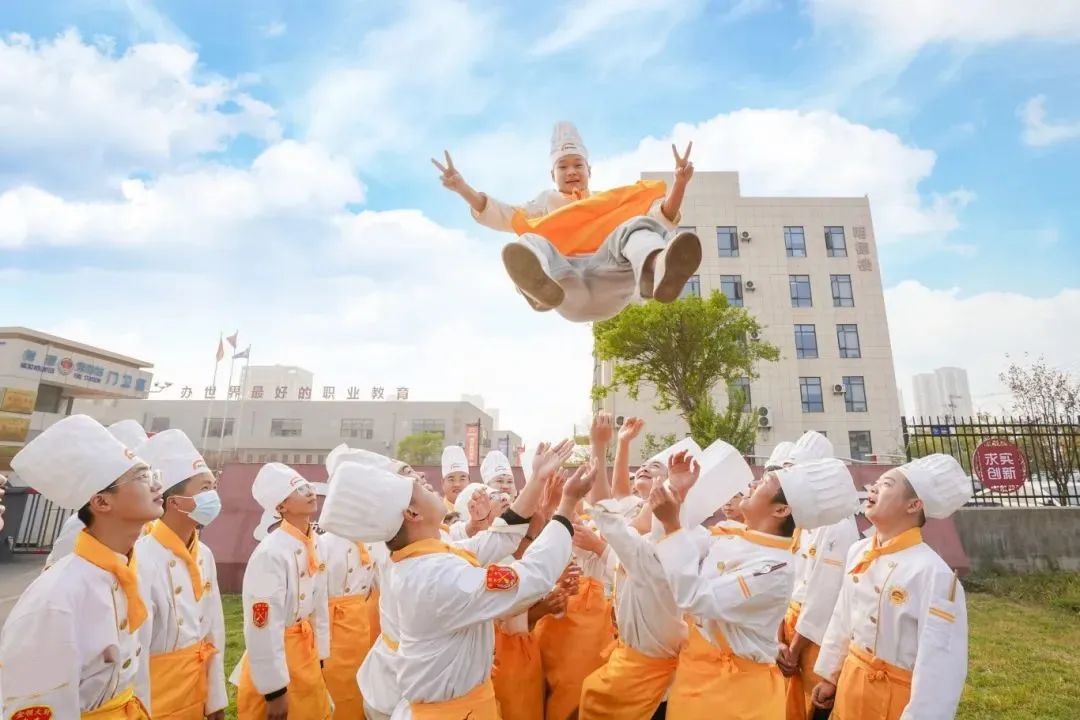 ��ʦ֤�İ��ˣ������ڿ���ʦ֤Ҫ����Ǯ��