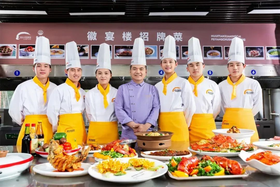 Խ��Խ�������ѡ��ѧ��ʦ��ԭ������Ϊ��Щ��