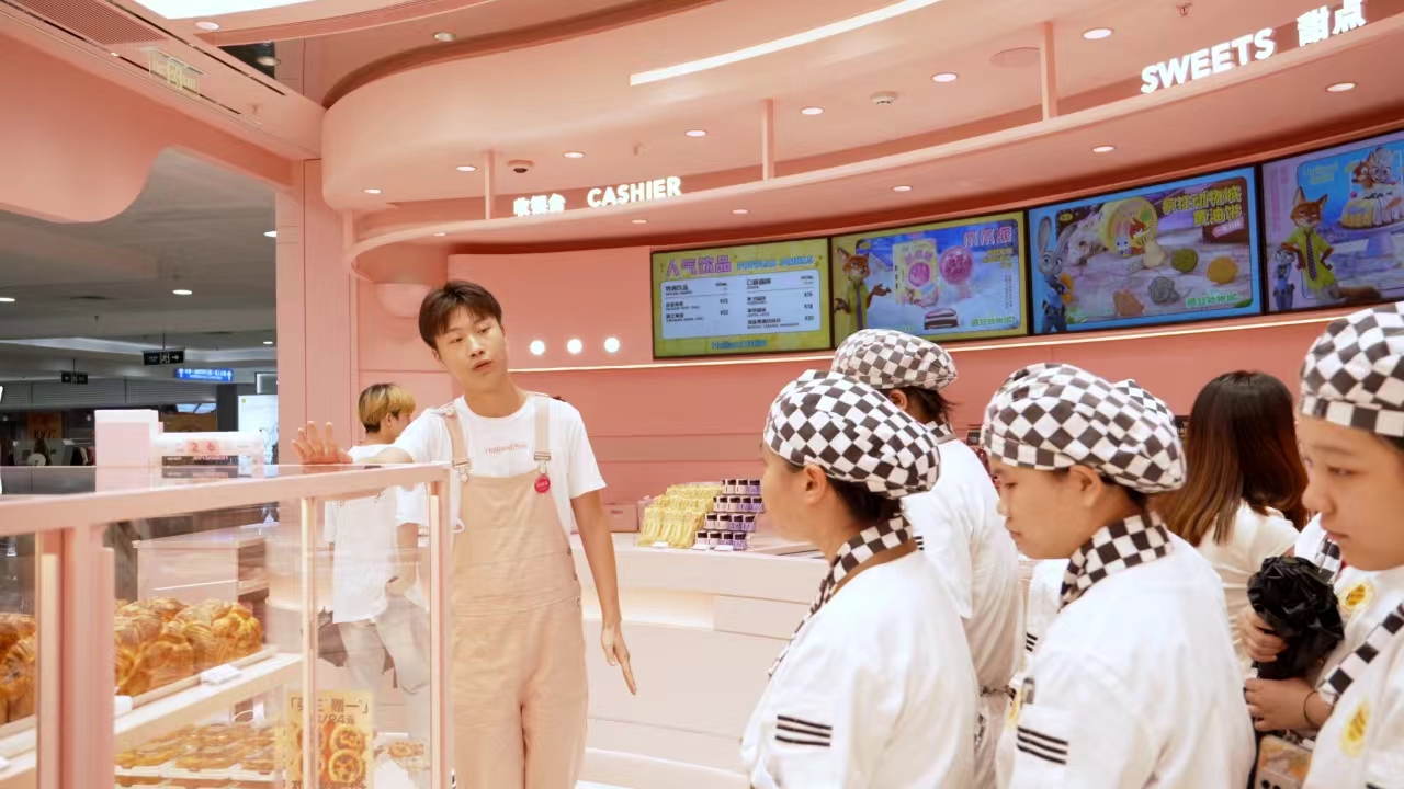 ����֪���� ���м�ѧ����Уѧ�ӽ�����ǿ���󡱹�Ħ��ѧ�С����߽���������