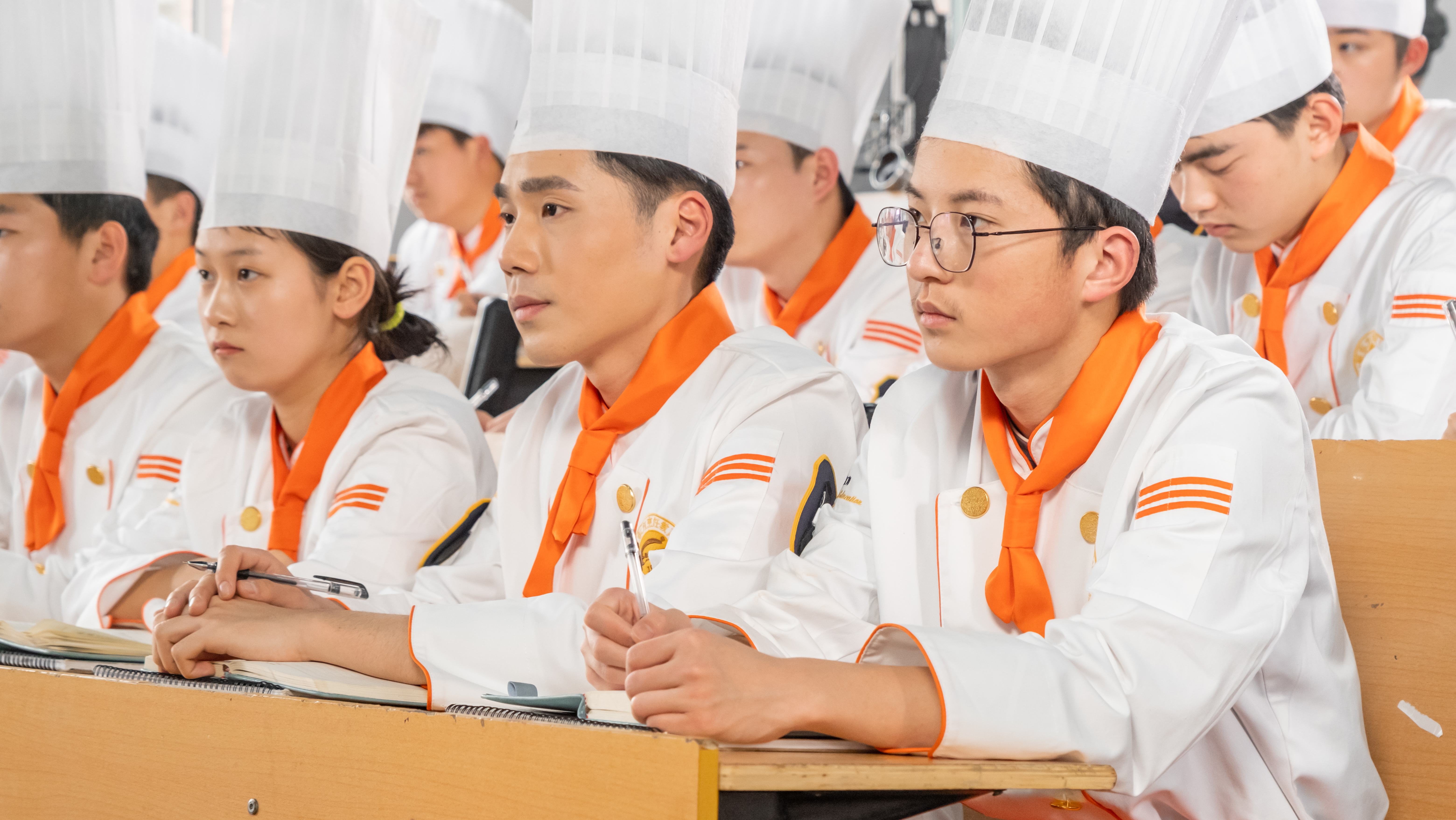 ��������̣������¶�����ÿһ��ζ�������ڲ�ͬ��