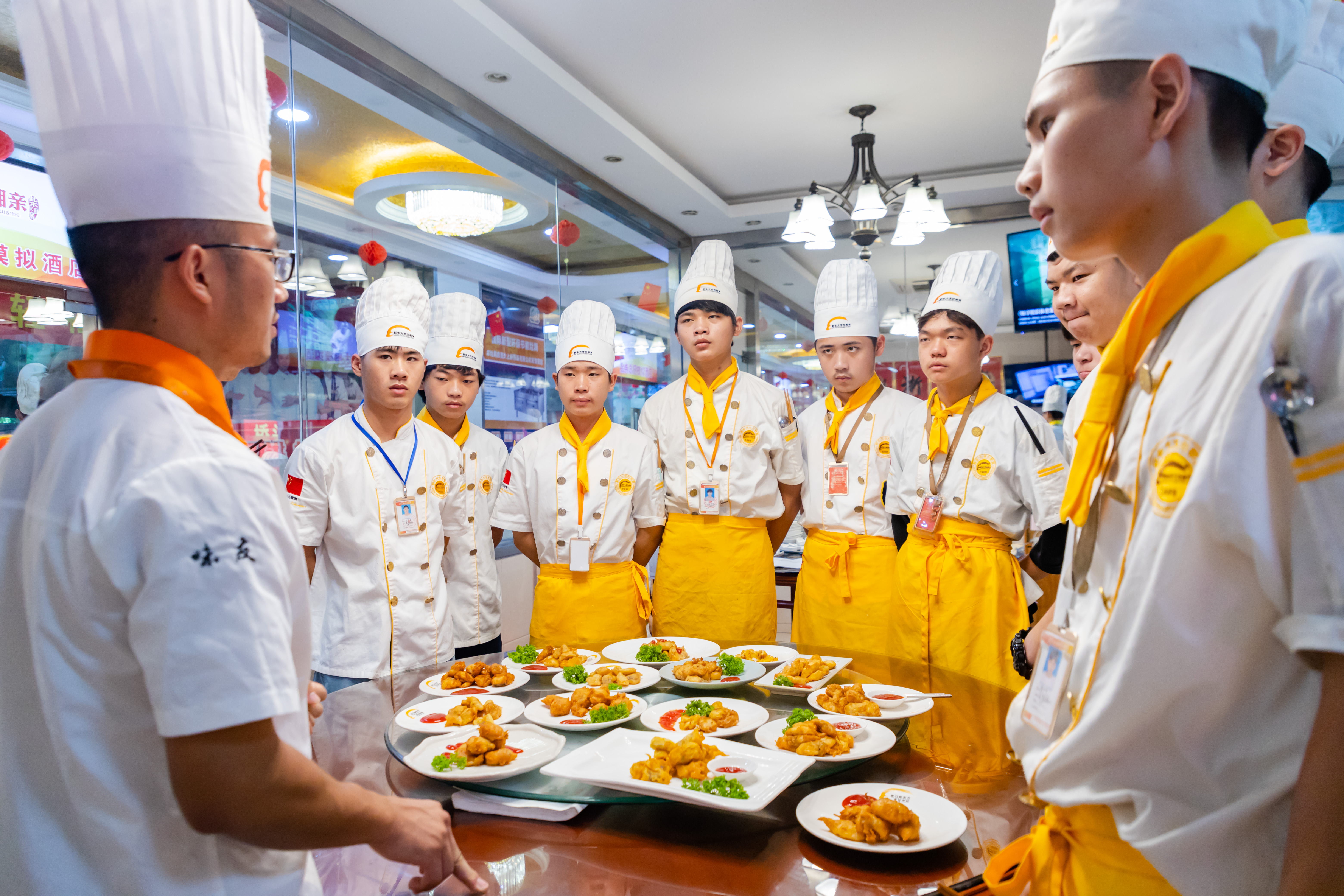 ��ѧ�����ơ�ʮ��ѧ�����ƣ��������ʦ֮·����Ǯ��;������