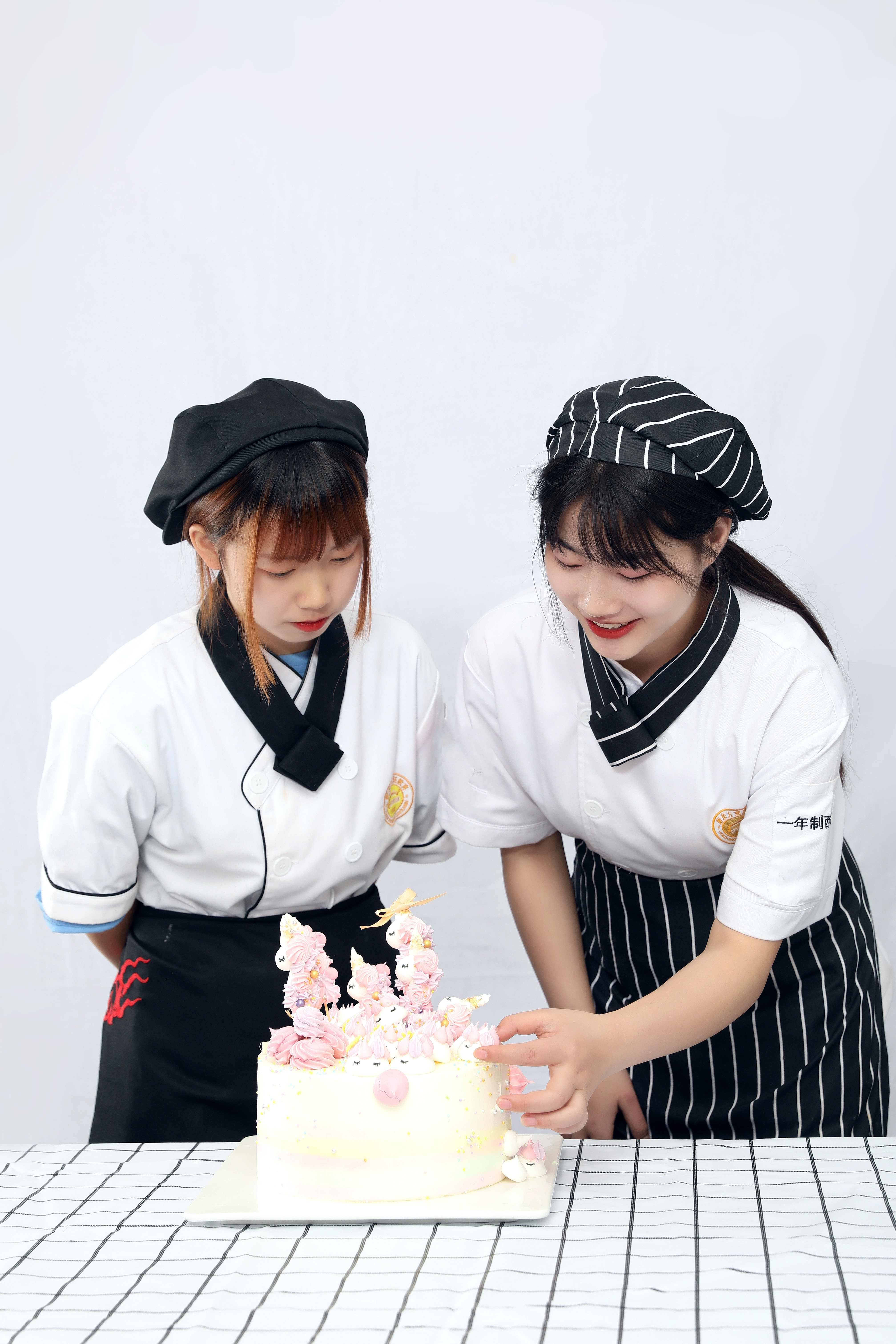 ���µĵ��⣬������������ִ�ı���...ÿ��Ů������һ�����۵�������~