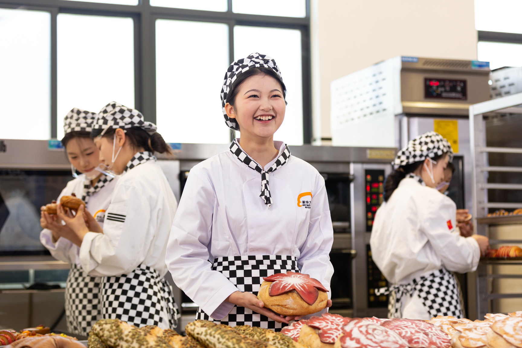 “衣”“食”无忧,“住”得安心,“行”在厦门新东方