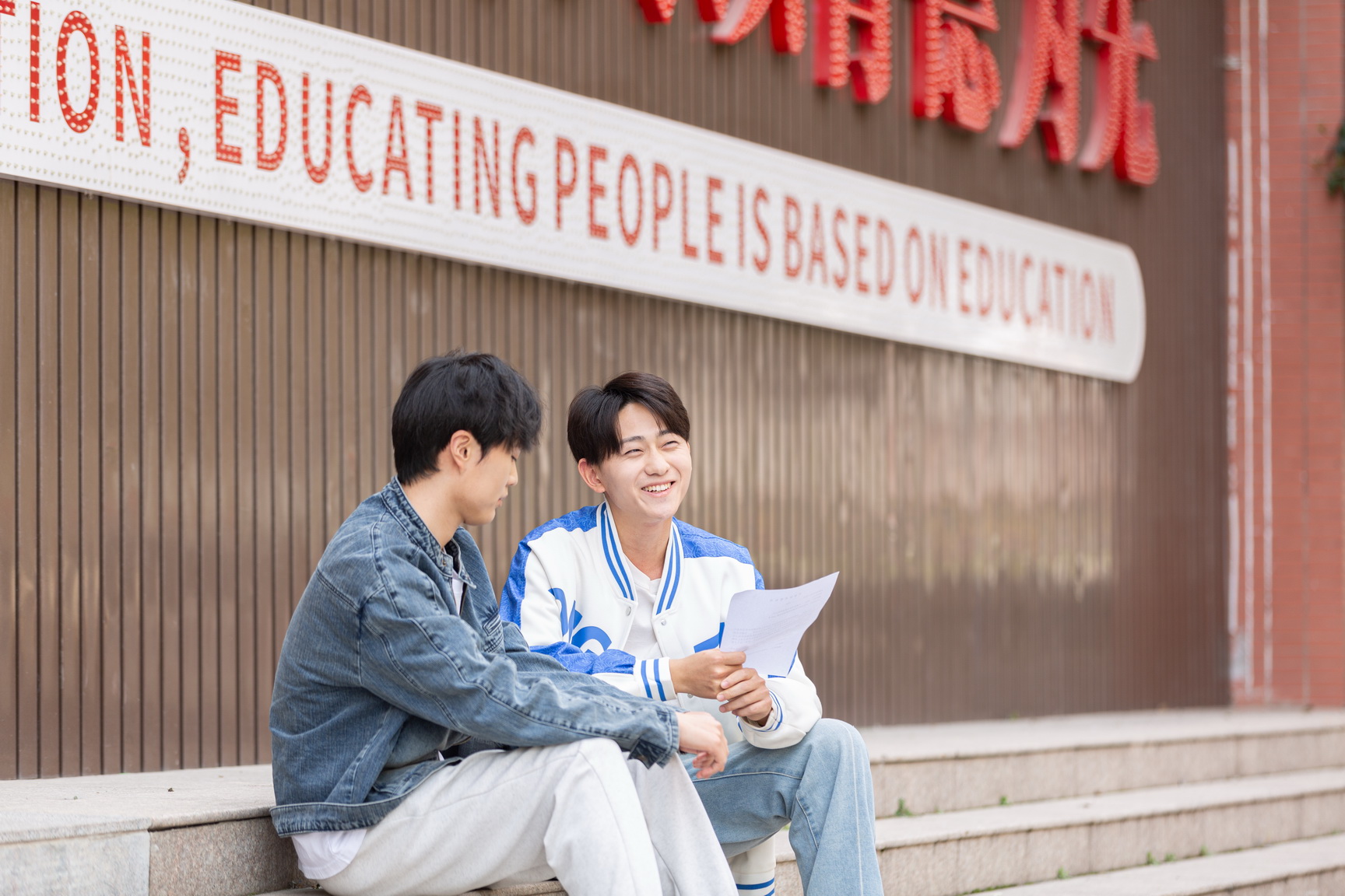 ֱ������ְУ����������¶�����ÿһ֡�����Ȱ���