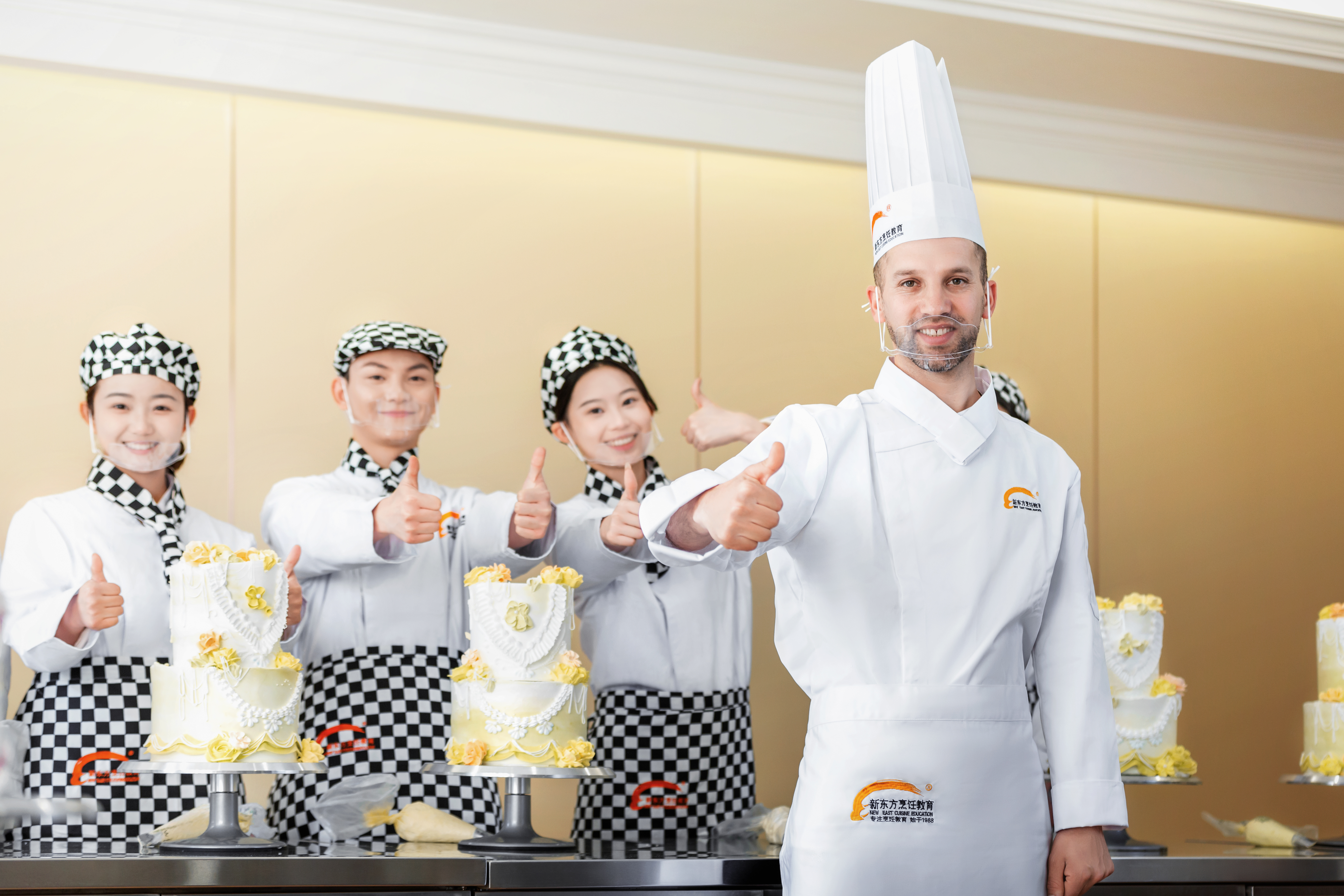 ʲô���Ŀ��ý�ѧ�����˷��ģ������¶���ʵѵ�����岿����