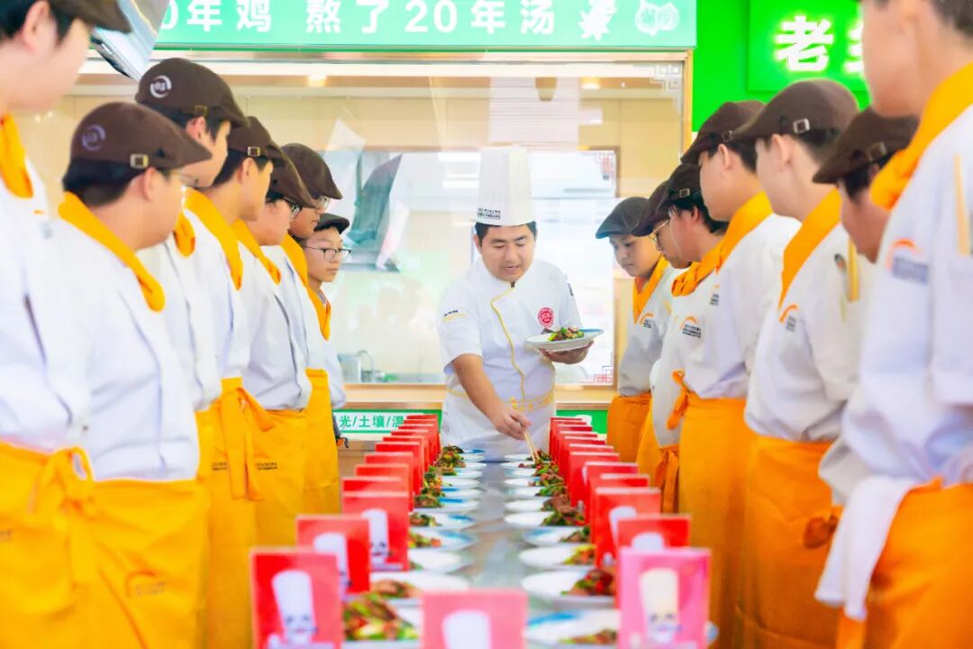 为什么那么多人来厦门新东方学厨师?