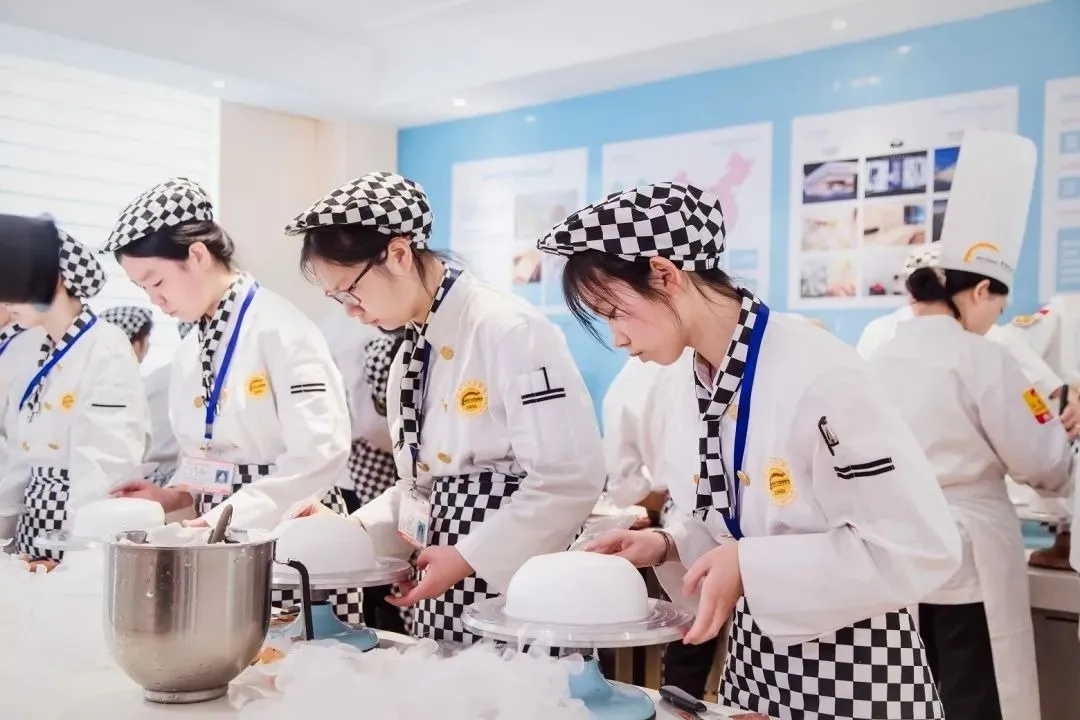 学西点必看 | 千万不要当学徒!到正规学校才是真的香!