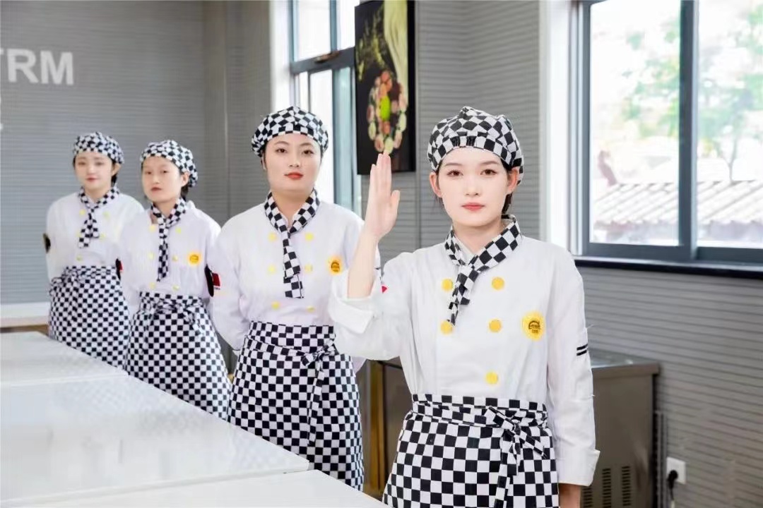 告别枯燥!在厦门新东方,你的专业课是“香”的、是“甜”的、是“美”的!