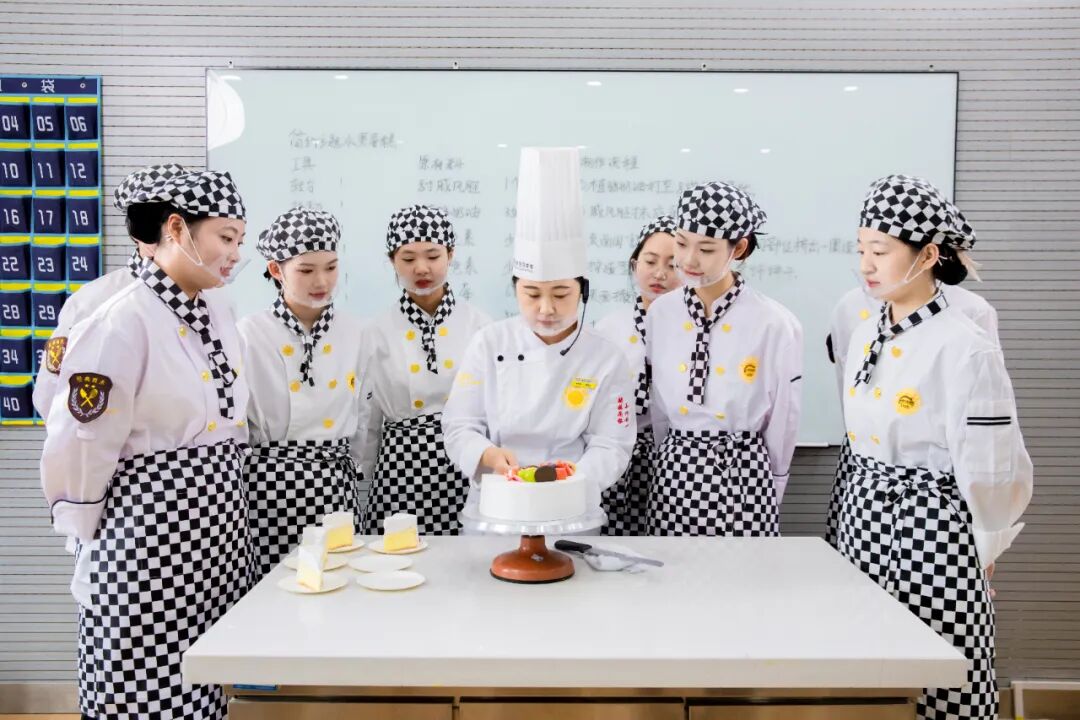 课堂精彩瞬间随拍丨动手实操的课堂就是这么有趣生动!