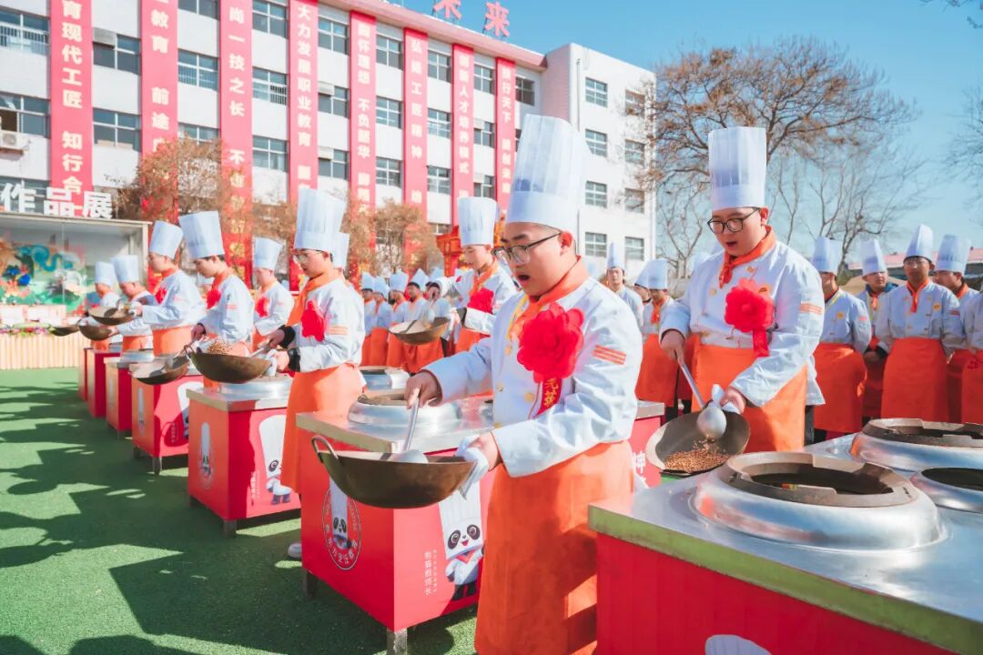 嗨!厦门新东方同学!你上镜啦!快来认领你校园里的高光时刻↓