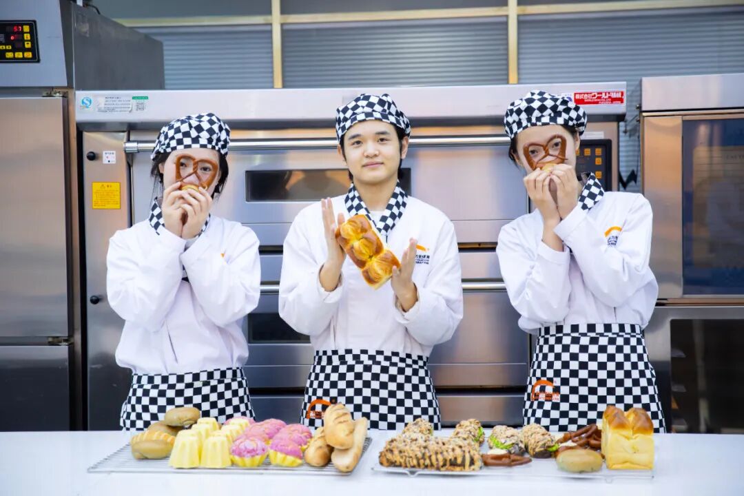 讨厌枯燥理论式教学?来厦门新东方学技术,在轻松+愉悦中掌握真本领!