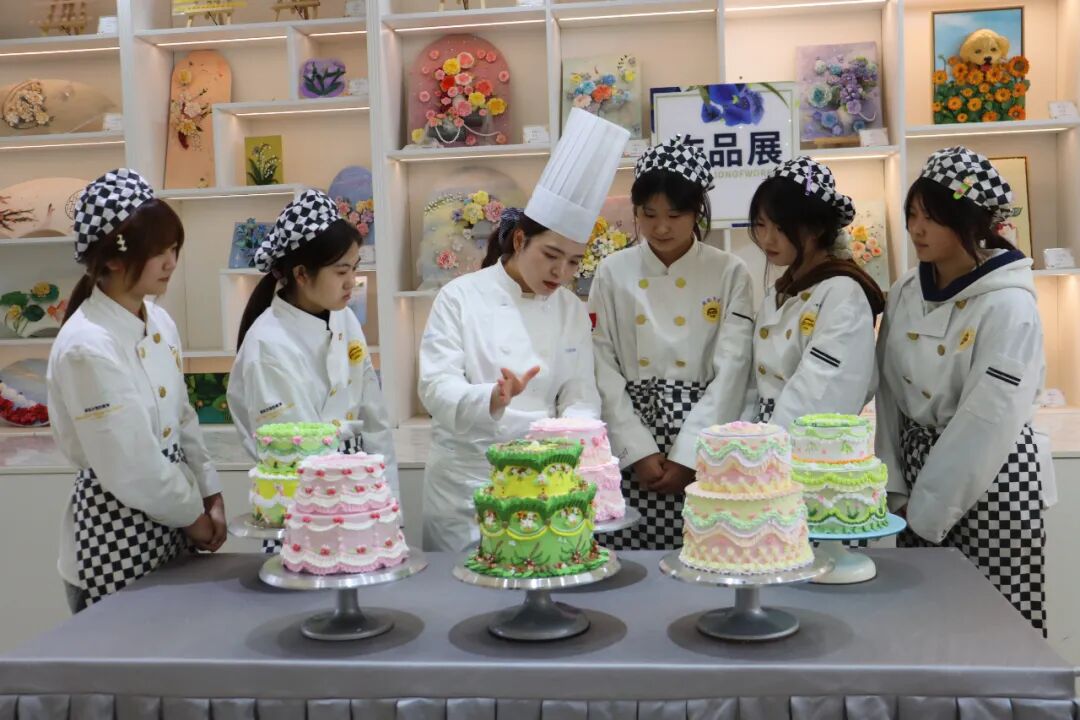 担心孩子零基础学不会西点?厦门新东方实操课堂有妙招