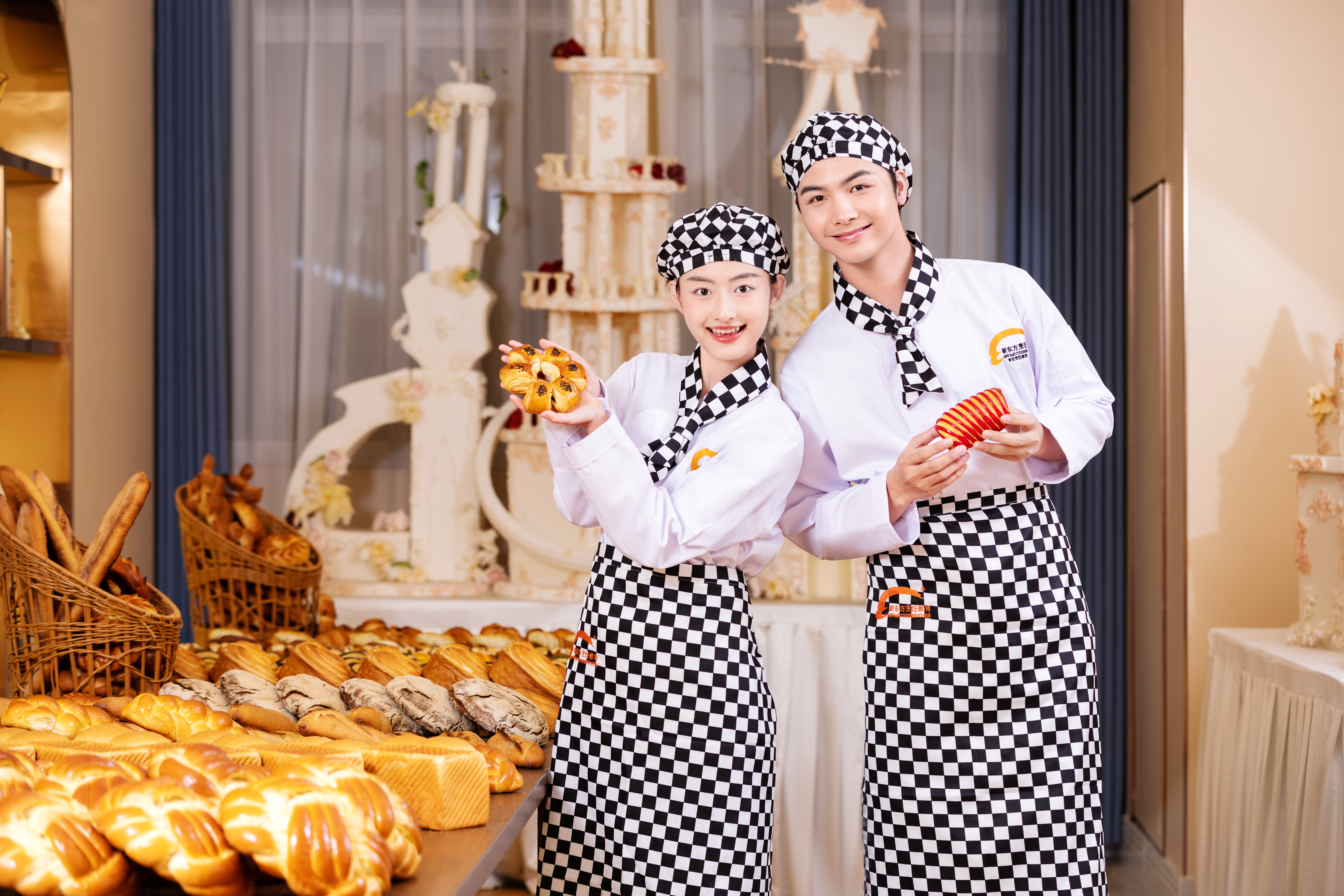 厦门新东方烹饪学校:真材实料练真技,实操课堂助成才!